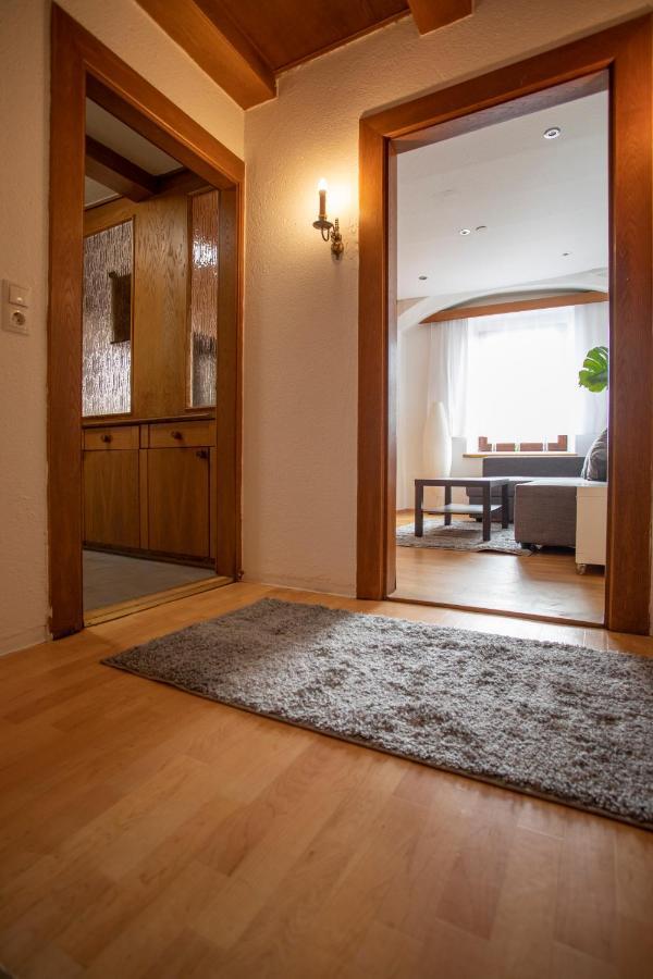 Traditional Old Town Apartment Hall in Tirol Eksteriør bilde