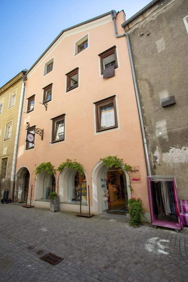 Traditional Old Town Apartment Hall in Tirol Eksteriør bilde
